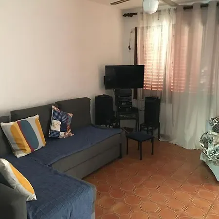Maison A 300 M De La Et Piscine Collective Vt-41064-cs *